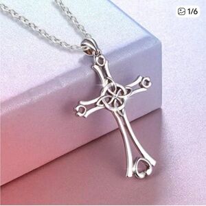 Stylish Silver Cross Pendant Necklace